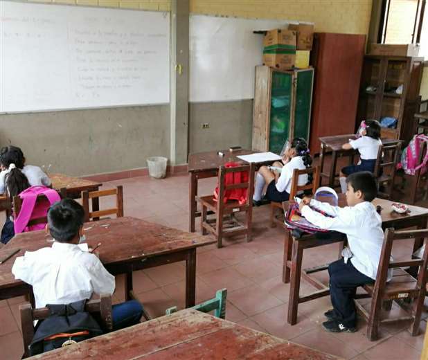 Foto archivo El Deber: las clases presenciales podrían volver con medidas de bioseguridad