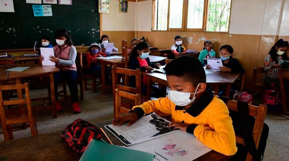 Con 90% de maestros vacunados Educación anuncia clases semipresenciales en Tarija 