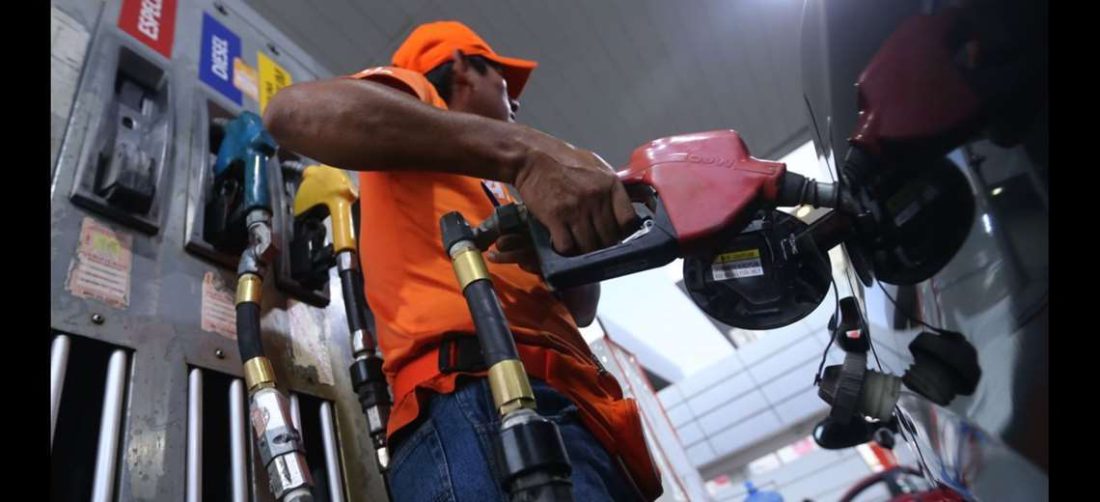 El consumo de gasolina cayó por la cuarentena de vive el país