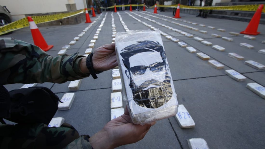 Paquetes de droga con la imagen del líder de Sendero Luminoso, Abigail Guzmán.