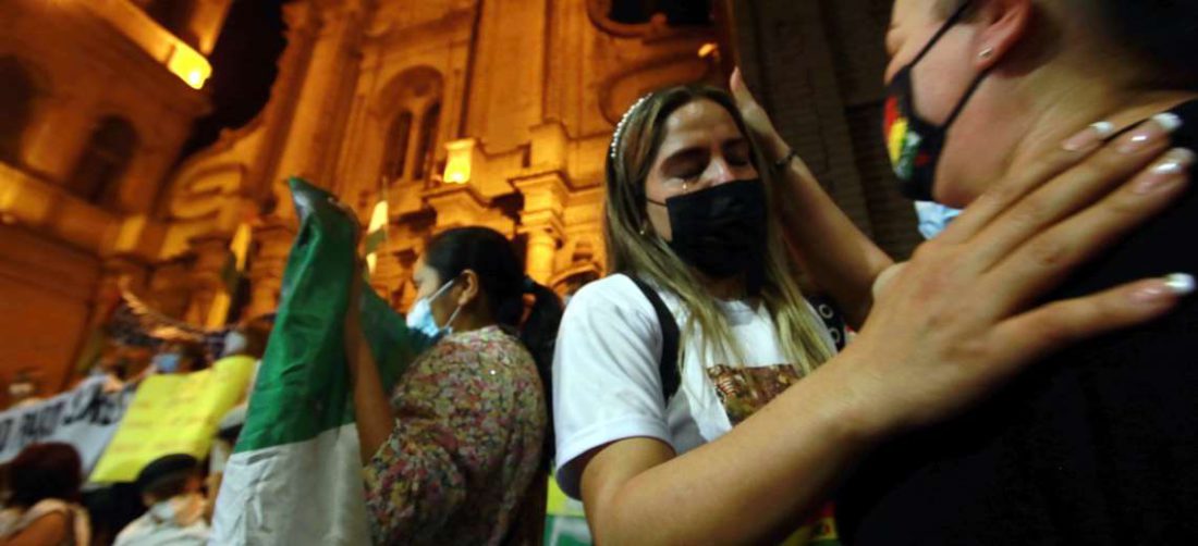 Carolina Ribera llora al ver las manifestaciones de afecto /Foto Ricardo Montero