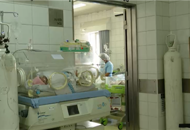 El recién nacido permanece internado en el Materno ‘Germán Urquidi’ (UNITEL)