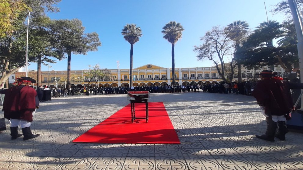 Inician actos por 211 aniversario de Cochabamba en la plaza 14 de Septiembre. Foto: Gobernación.