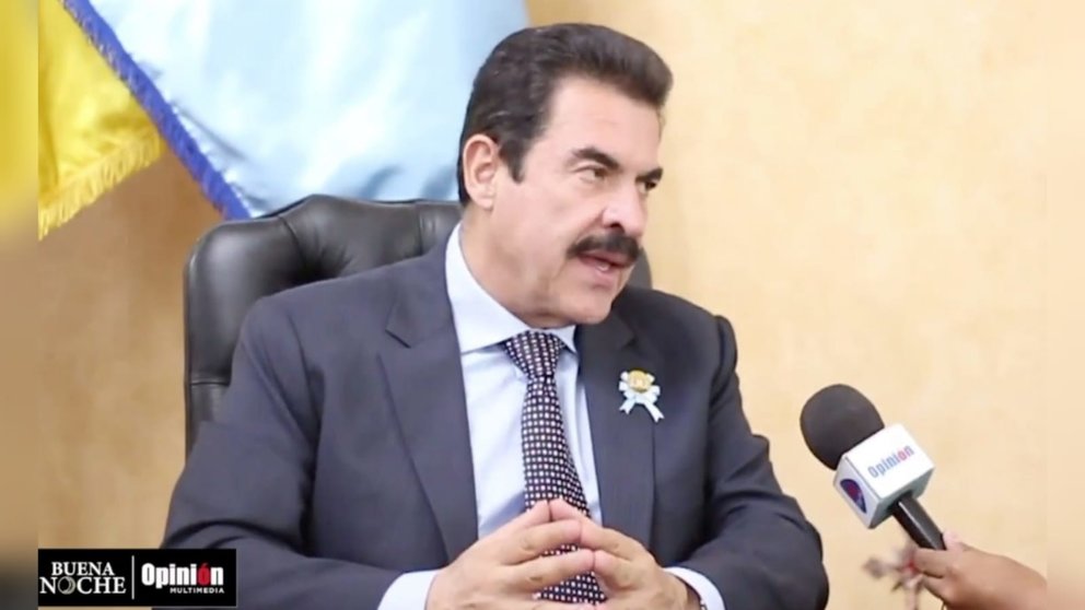El alcalde Manfred Reyes Villa, en una entrevista con el programa Buena Noche de OPINIÓN.