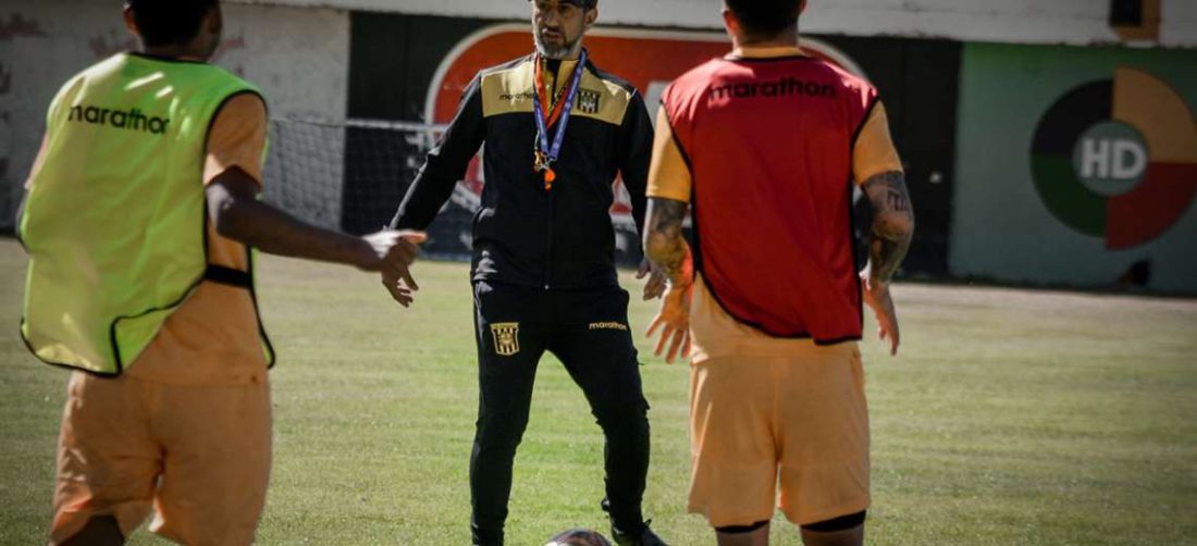 Cristian Díaz debutará como DT del Tigre en la reanudación del torneo. Foto: The Strongest
