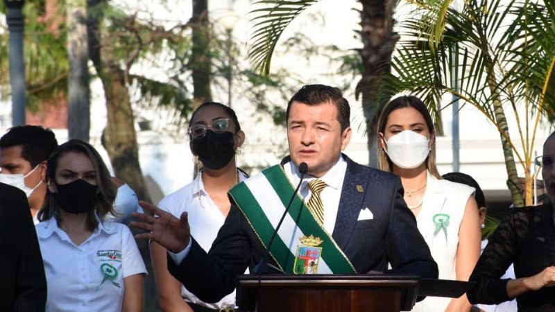 Jhonny Fernández presenta propuesta de convocatoria a referéndum para la reforma judicial