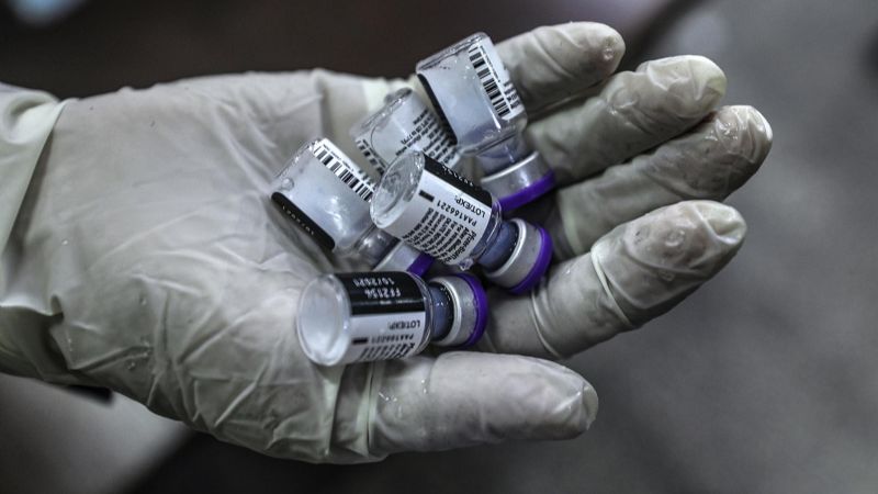 Salud estudia con laboratorios aplicar dosis anticovid a menores de 18 en 2022
