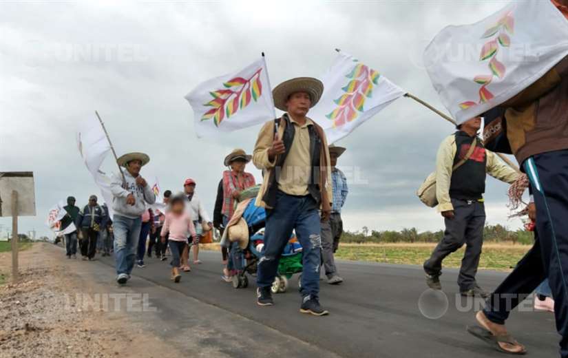 Marcha Indígena saliendo de Ascensión de Guarayos - Foto: Rodolfo Orellana