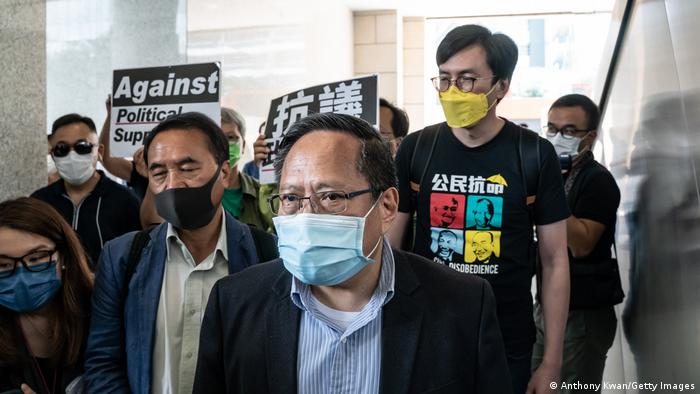 Albert Ho, exdiputado de Hong Kong, abandona la corte de West Kowloon