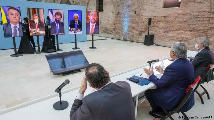 Foto simbólica de reunion de presidentes del Mercosur