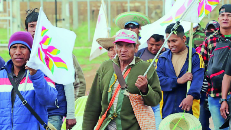 Ancianos dan sabiduría y mujeres solidaridad a la marcha indígena