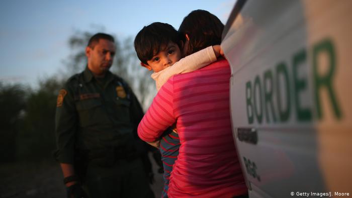 Grenze Mexiko USA Mutter und Kind