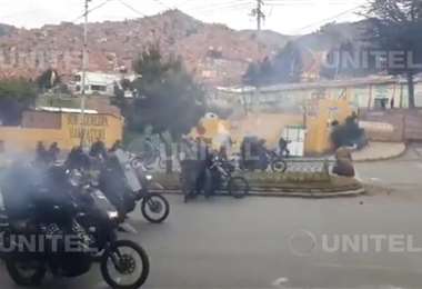 Contingente policial gasifica a los cocaleros de los Yungas