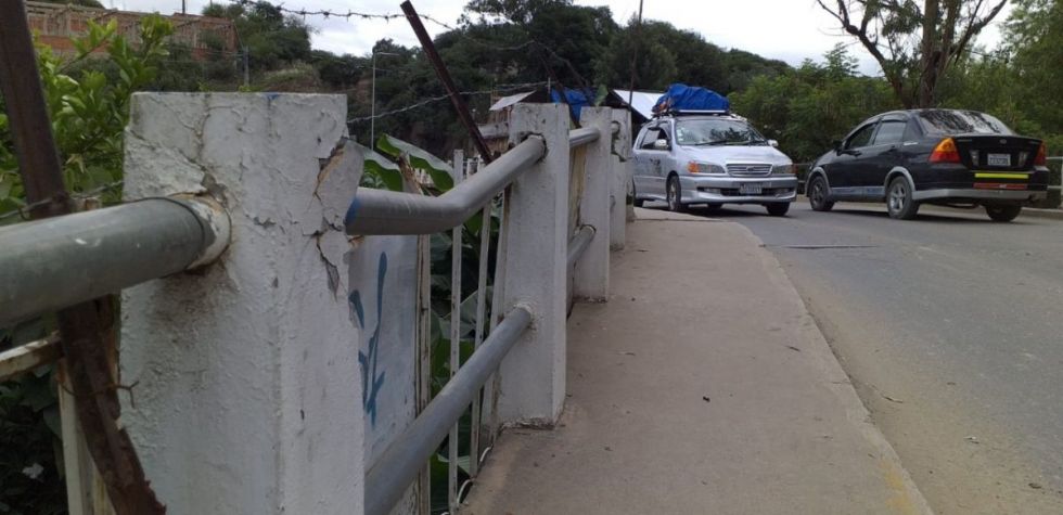 Transporte pesado de Tarija aguarda notificación sobre el cierre del puente Tomatitas
