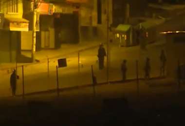 Enfrentamiento nocturno entre policías y cocaleros 