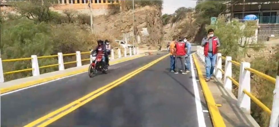 Habilitan tránsito vehicular por el puente de Tomatitas en Tarija