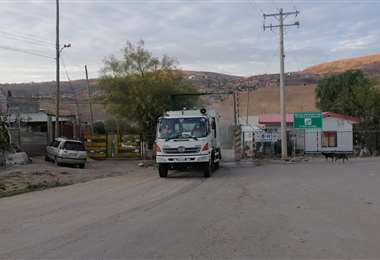 Carros basureros comienzan a ingresar al botadero de K'ara K'ara (Foto: Derick Rocha)