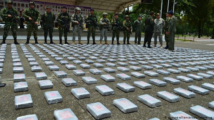 Los militares colombianos suelen decomisar cientos de kilos de cocaína en diversos operativos.