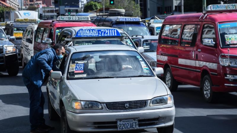 Alcaldía de La Paz plantea control a tarifas de taxis y radiotaxis con uso de tecnología