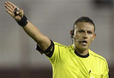 Gery Vargas, árbitro boliviano. Foto: Internet