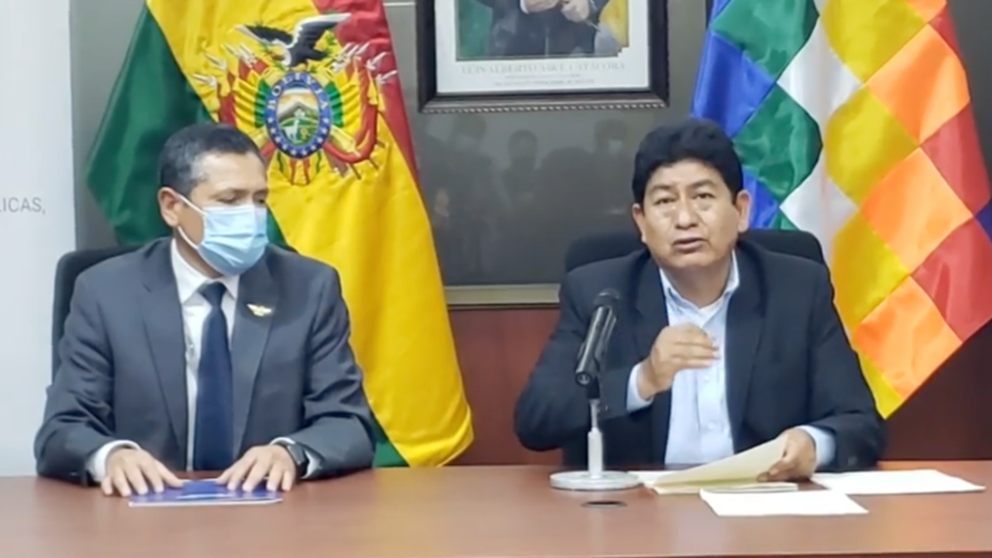 Ministro de Obras Públicas, Servicios y Vivienda, Edgar Montaño, en conferencia de prensa. CAPTURA VIDEO.