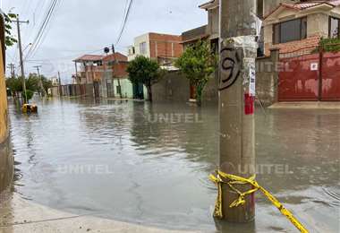 Las lluvias dejaron intransitables varias calles y avenidas (UNITEL)