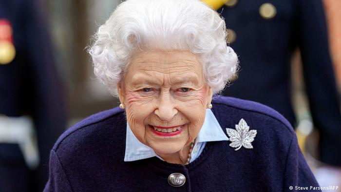 La reina Isabel II ocupa su cargo hace 70 años.