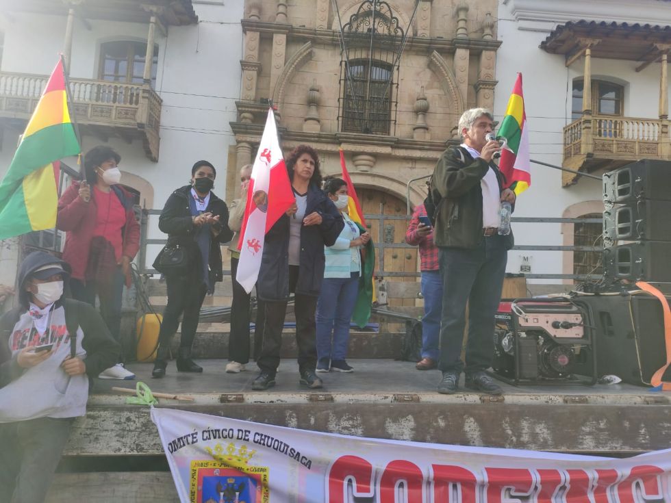 Codeinca y residentes potosinos en Sucre también marcharon. CORREO DEL SUR