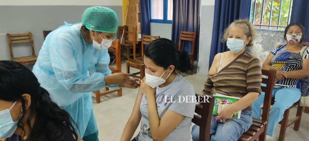 Gobernación impulsa vacunación para frenar el incremento de contagios. Foto. JC Torrejón