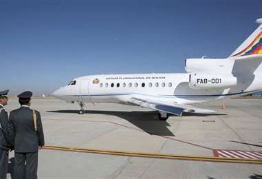 El avión FAB 001 en el hangar presidencial de El Alto. Foto: APG Noticias