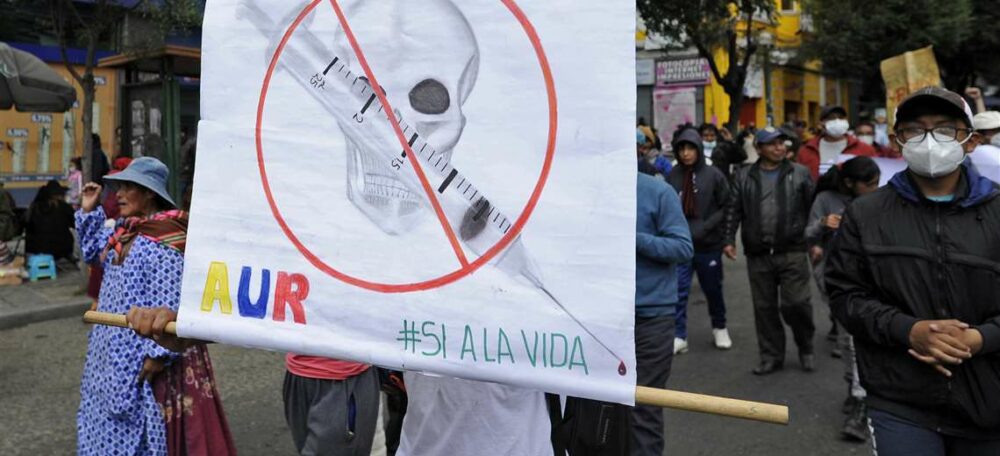 Marcha antivacunas en La Paz. Foto: AFP