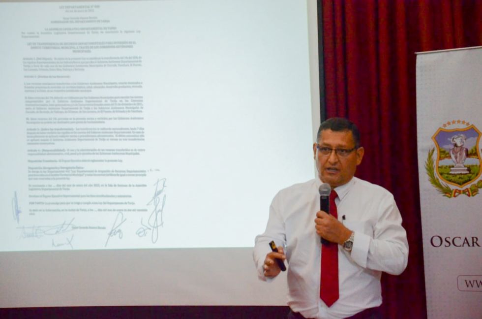 Gobernador de Tarija asegura que se redujo la deuda institucional en un 30%