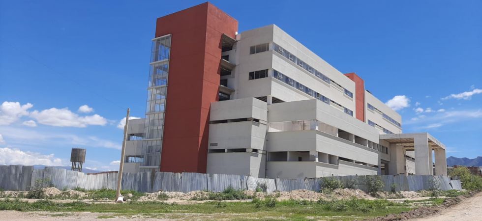 La tragedia de los enfermos con cáncer en Tarija que esperan el Oncológico 