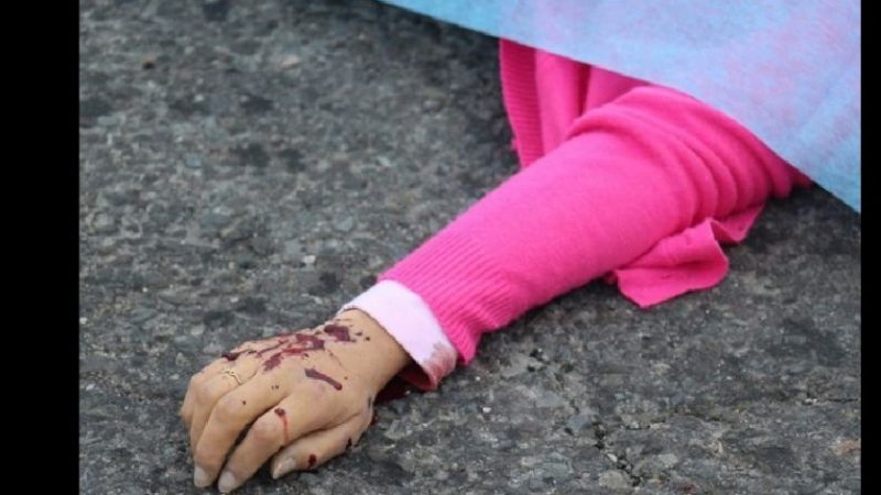 En El Alto, una mujer muere estrangulada y su cuerpo aparece abandonado en la calle