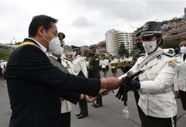 Luis Arce en un evento de la Policía Boliviana - Foto: ABI