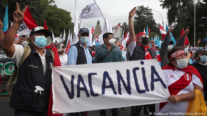 Perú | Protesta en Lima para exigir la destitución de Castillo.