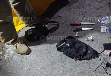 Las armas blancas fueron encontradas dentro de la vivienda del acusado (Foto: UNITEL)