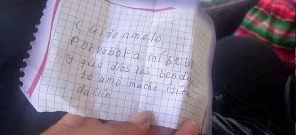 La menor fue abandonada en Santa Cruz con un escrito a mano