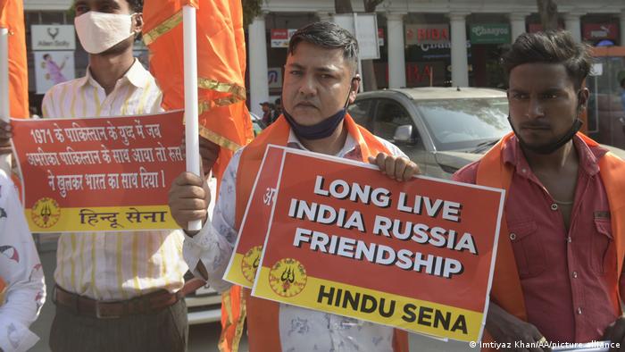 Miembros del grupo Indu Sena en Nueva Delhi.