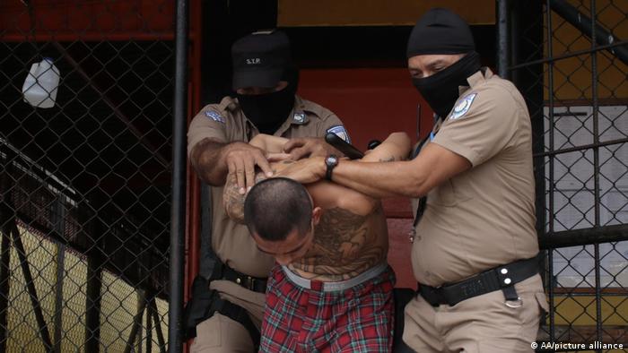 Captura de un pandillero, miembro de la Mara Salvatrucha, en San Miguel el pasado 27 de marzo de 2022