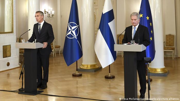 El secretario general de la OTAN, Jens Stoltenberg, y el presidente de Finlandia, Sauli Niinisto (imagen de archivo)