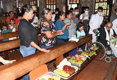En Pailón se llevó adelante la bendición de la comida en la iglesia