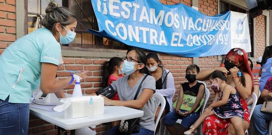 Vacunación contra el covid-19/ foto: Gobernación de Santa Cruz 