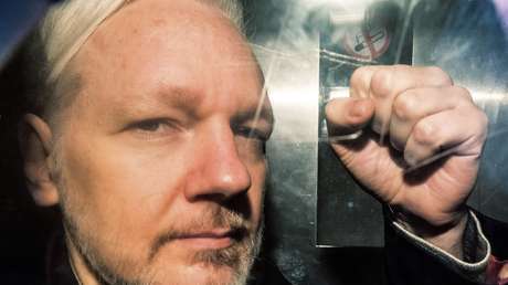 Cancillería china: "La extradición de Assange muestra la naturaleza hipócrita de la libertad de expresión de EE.UU."