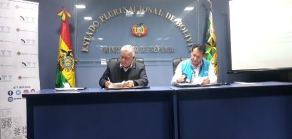 Viceministerio y ATT firman convenio para fortalecer la lucha contra el contrabando en buses