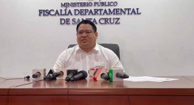 El fiscal departamental Roger Mariaca informó sobre la ampliación de la imputación.