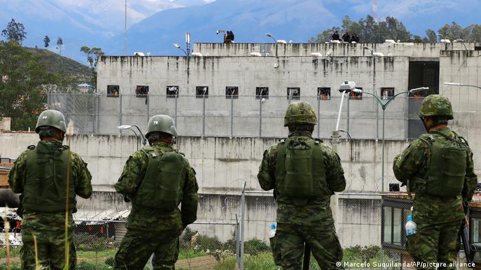 Ecuador Gefängnis Gewalt Symbolbild 