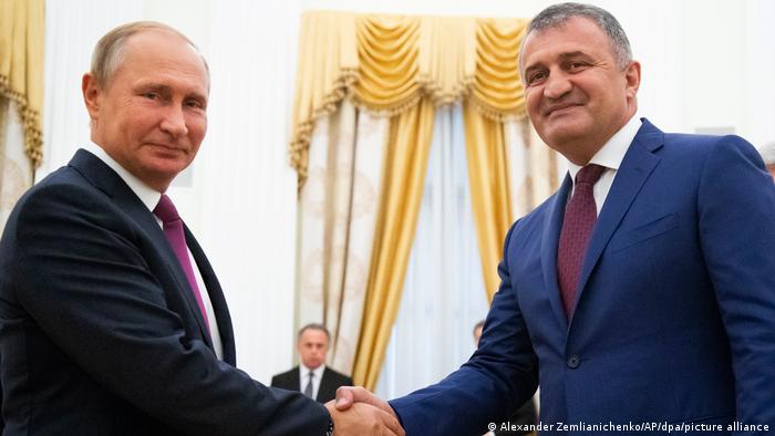 Vladimir Putin y Anatoli Bibilow, en una imagen de 2018.