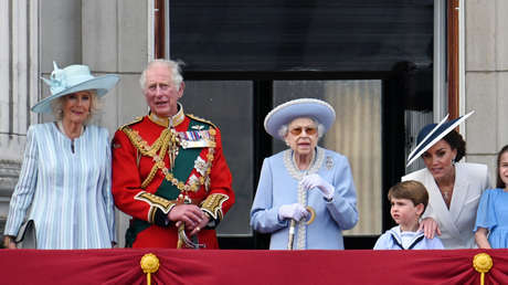 El 'hashtag' "abolan la monarquía" se vuelve tendencia en el inicio del Jubileo de Platino de la reina Isabel II