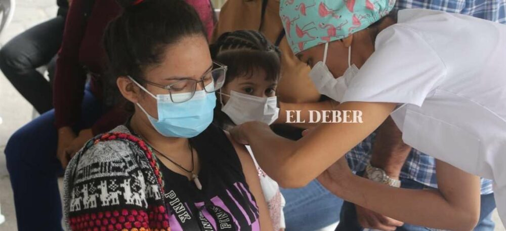 Hay puntos de vacunación en la ciudad y en provincias. Fotos: Juan C. Torrejón